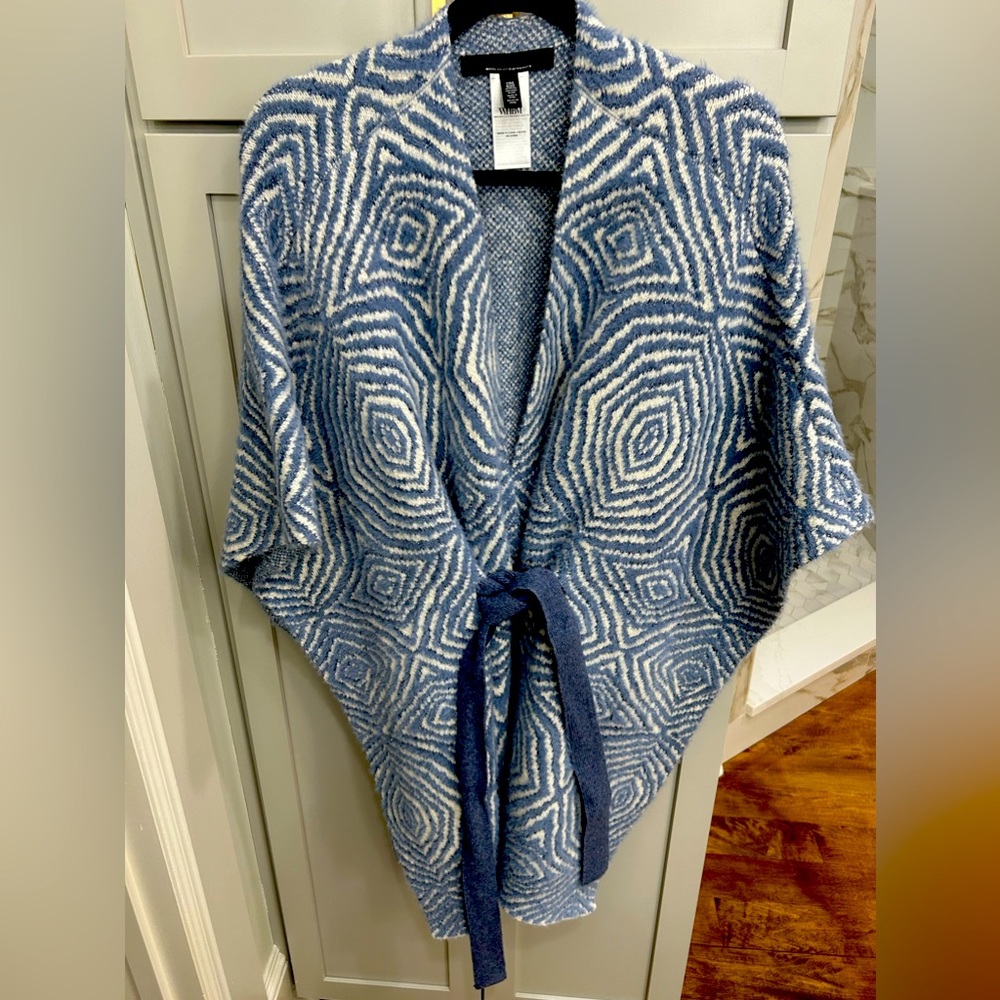 Soft cape with tie belt cream and blue